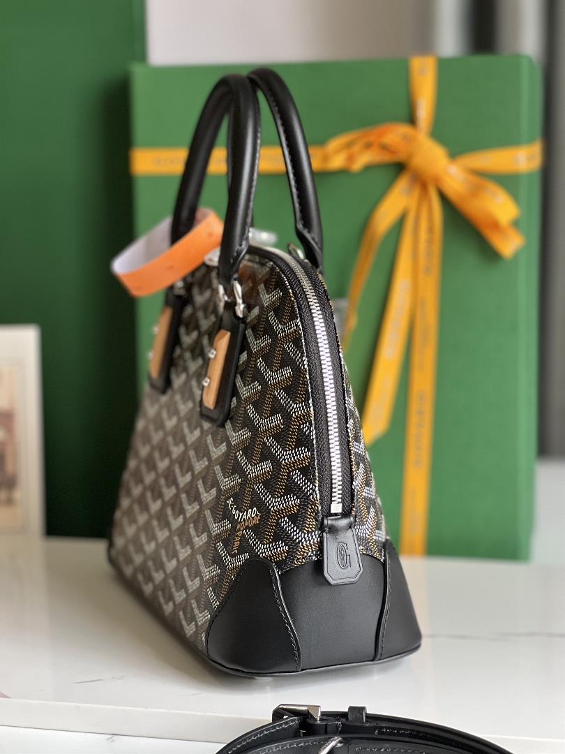 goyard Vendme Shell BagInheriting the brands unique craftsmanship style and exquisite tec