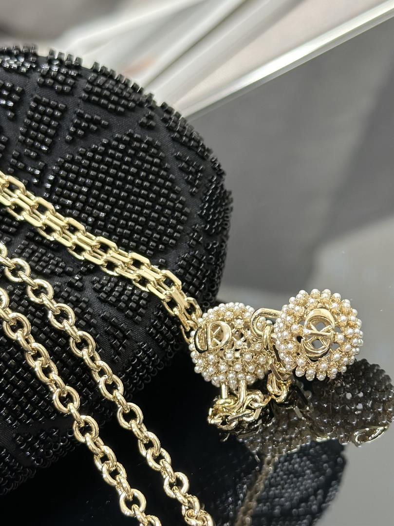 Dior Dream drawstring beaded tube black is a new summer product from 2023 exquisite and elegan