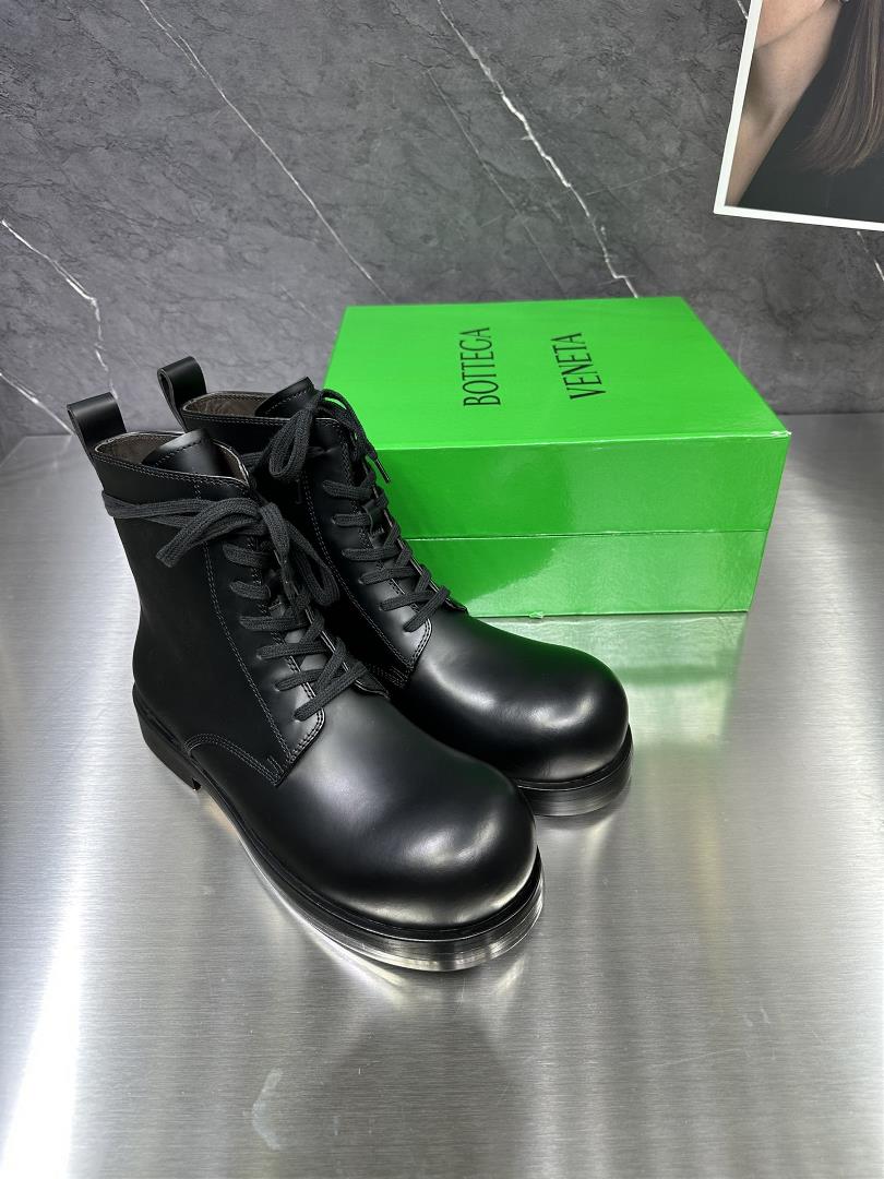 The latest 2023 BOTTEGA VENETA Bottega Derby mens boots are round headed HeIium lace up B