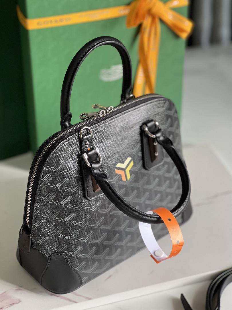 goyard Vendme Shell BagInheriting the brands unique craftsmanship style and exquisite tec