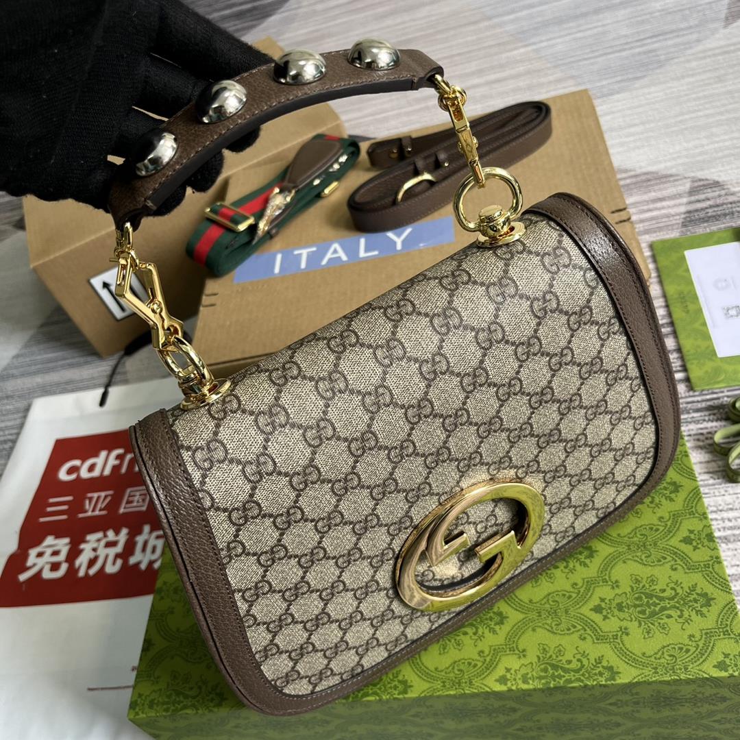 Equipped with a complete set of packaging the Gucci Blonde Medium size bag comes from the arch