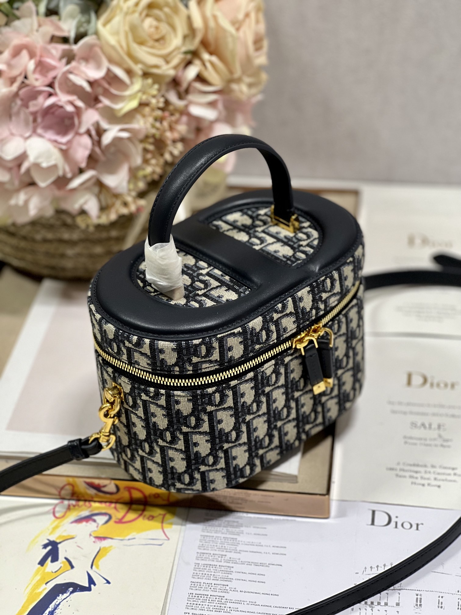 Dior New Small Blue D Makeup Box BagThe design is more exquisite The exquisite design fully re