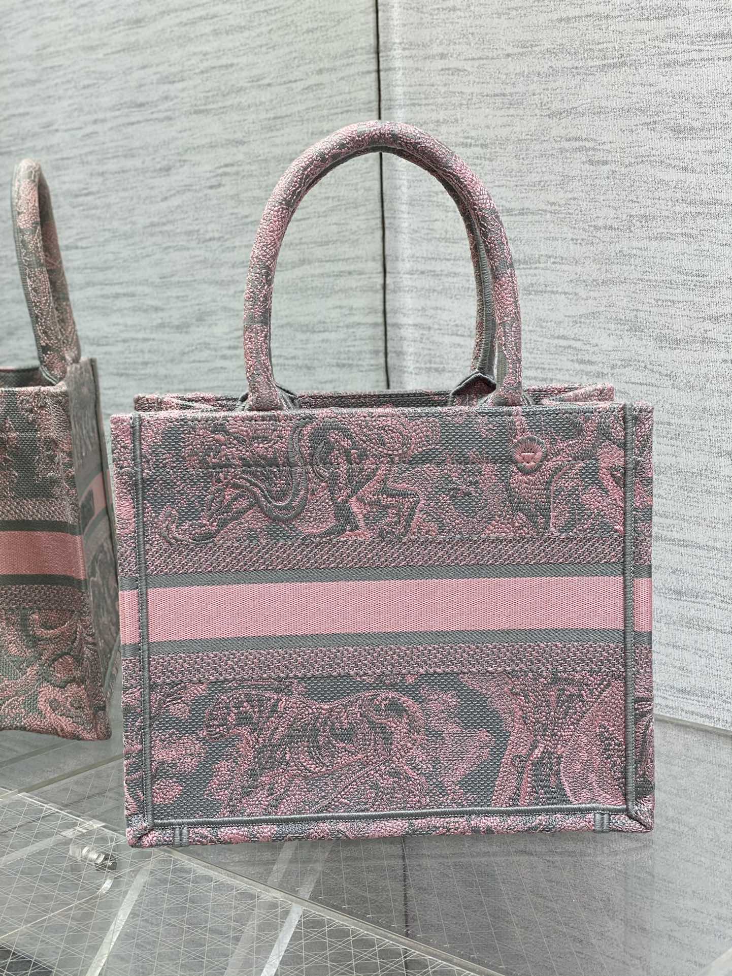 The latest Ruyi new gray tiger pink base has been shippedThe latest series of Tote Ruyi grey p