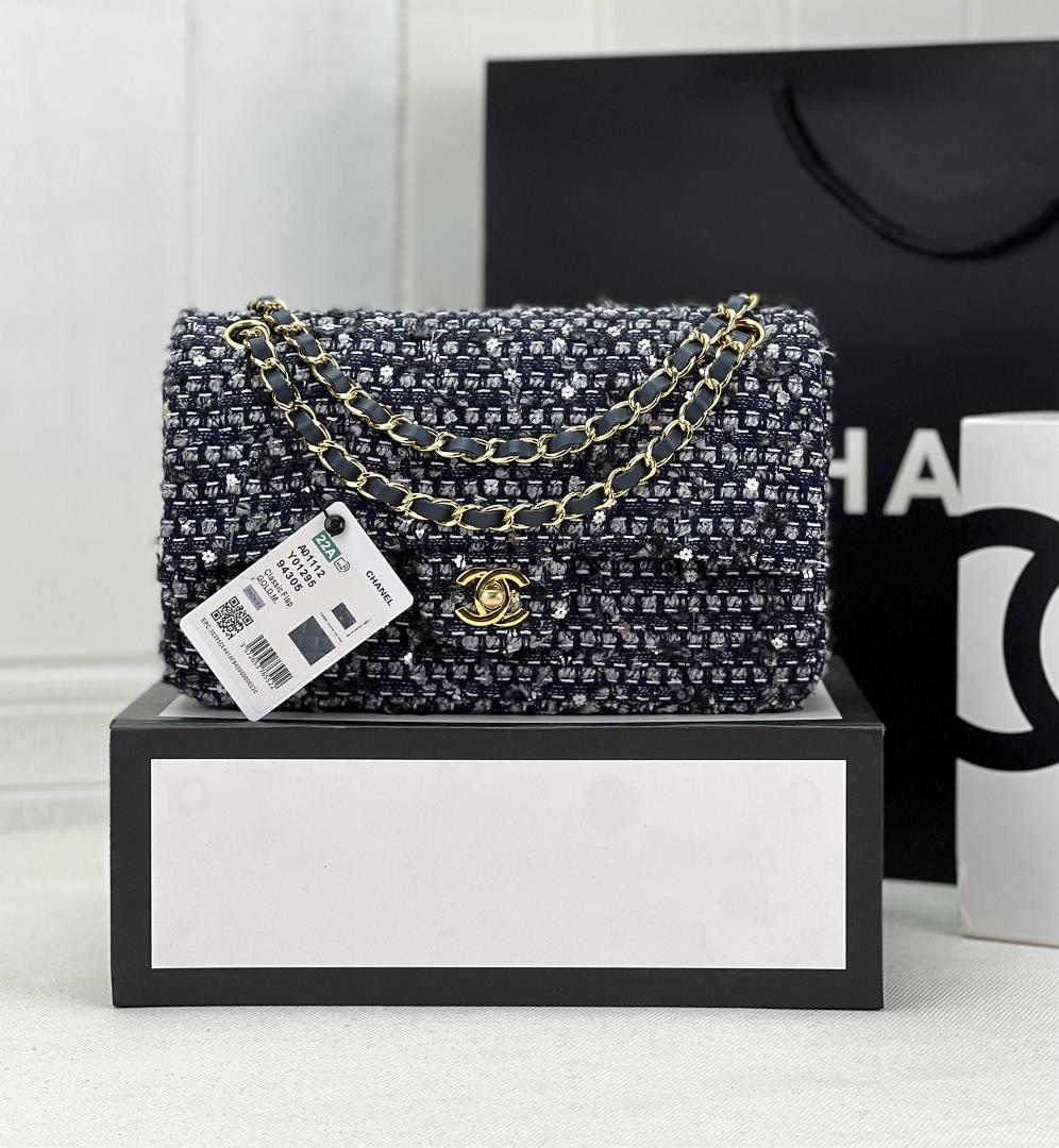 Chanel CF woolen series this is a bag that can be praised by all friends around us for its elegance