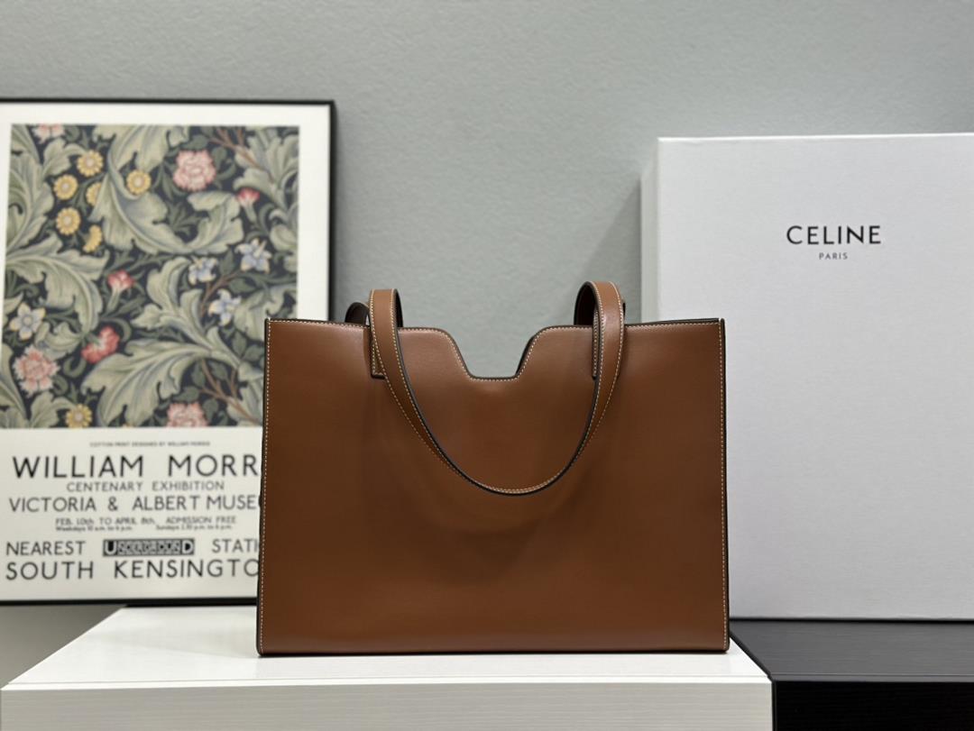 celines new Cabas new 16 series Tote features a simple opening and closing design for the larg