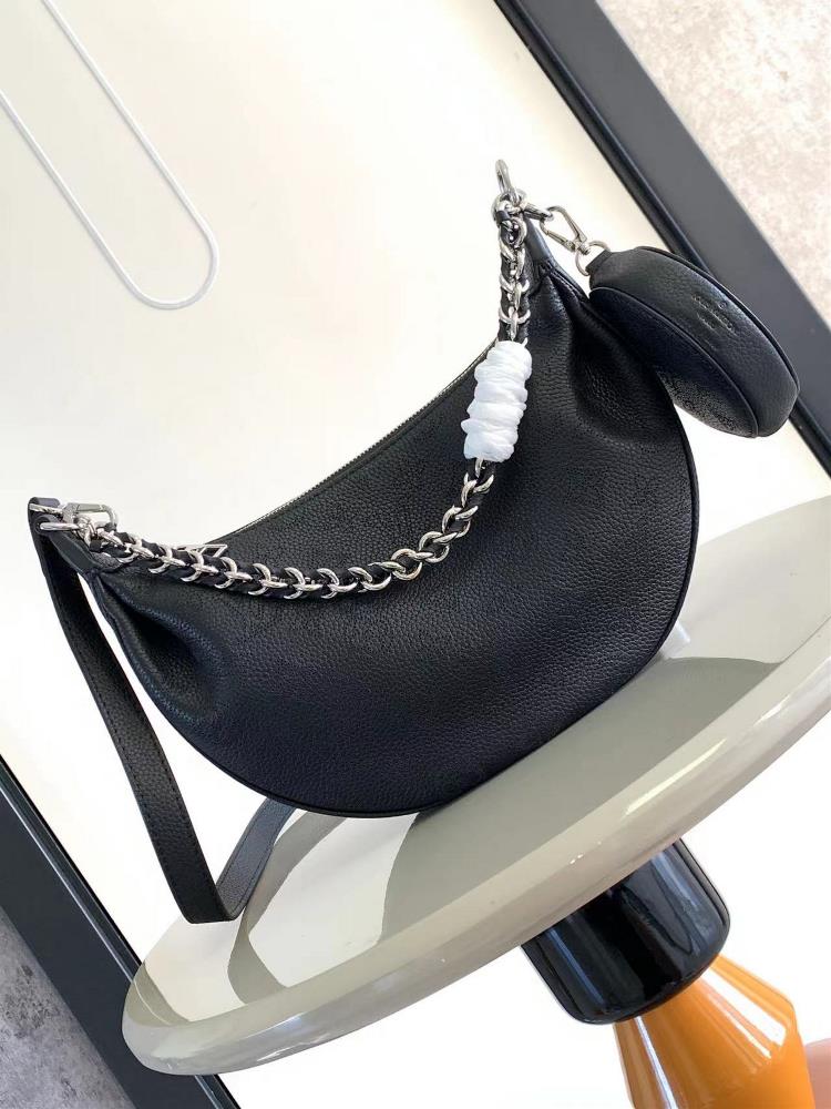 Baia Moon Small Handbag M22820 22959 PunchedMade of soft and pendulous perforated cowhide leather it is added to the Mahina series with a comfortable