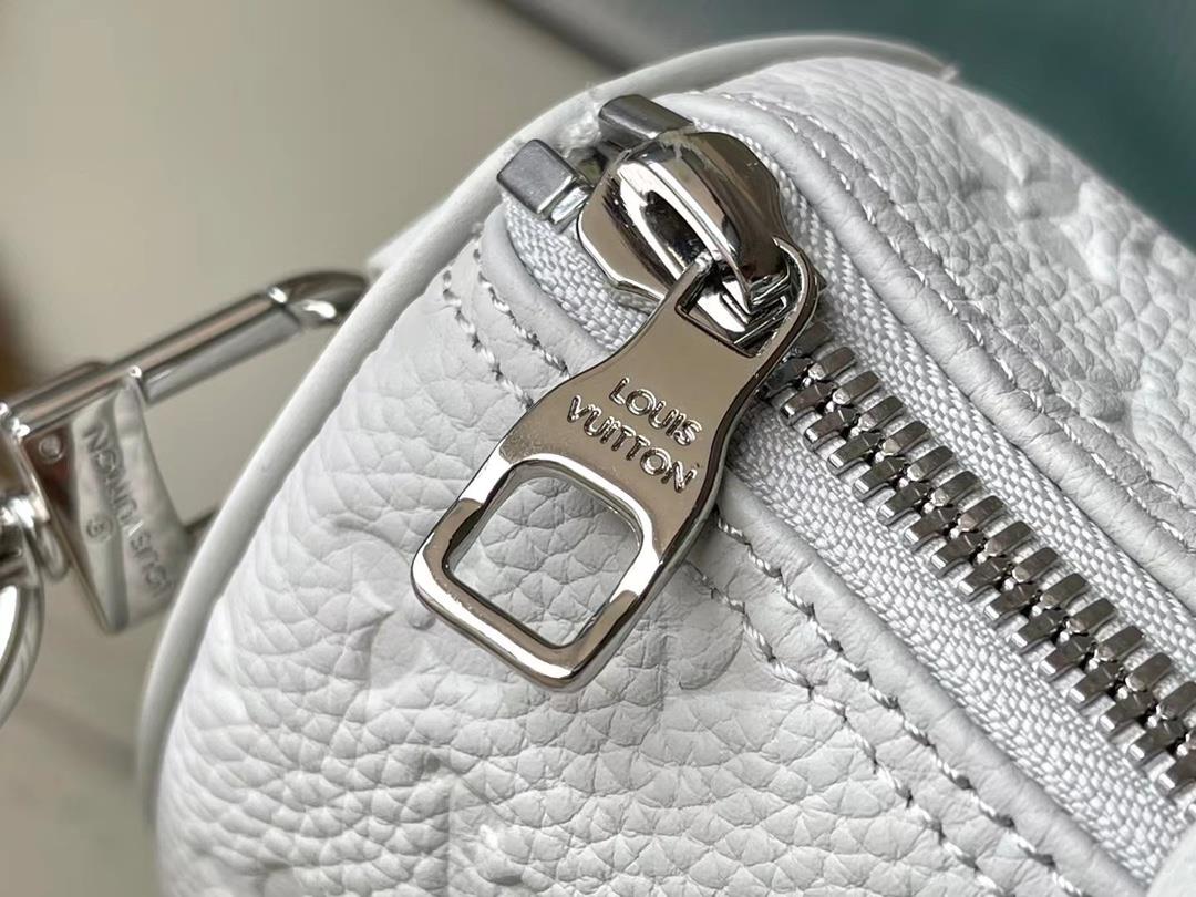 The toplevel original M23129 gray Keepall Bandoulire 25 handbag is made of Monogram embos