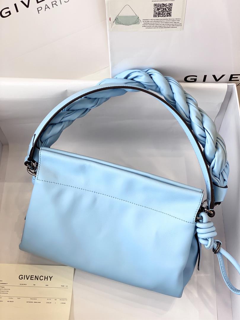  472427600 The latest G family soft large bag ID93 has made its debut and there is no similar 