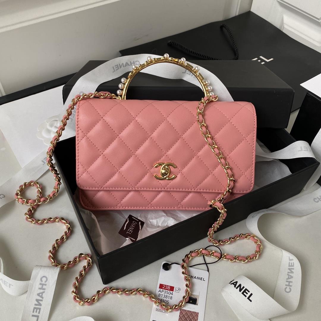 chanel 23B NewPearl Handle AP3504At first sight I fell deeply in love Imported lamb skin has a smoo