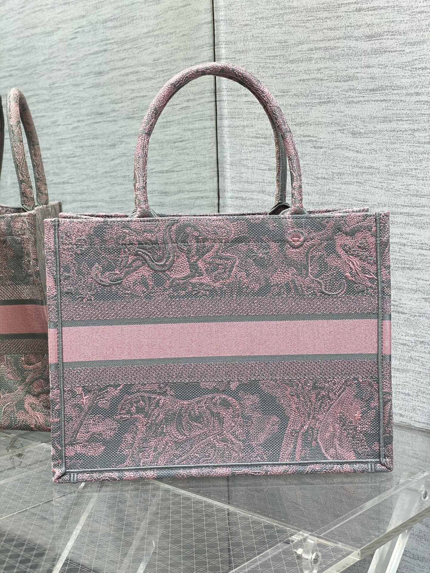 The latest Ruyi new gray tiger pink base has been shippedThe latest collection of Tote Ruyis n