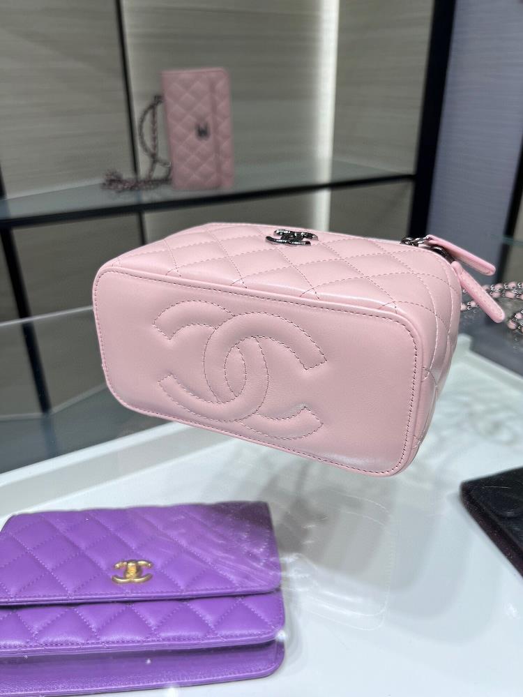 In conclusion the AP3593Y handheld long box Chanel bag is a musthave for any fashionfo