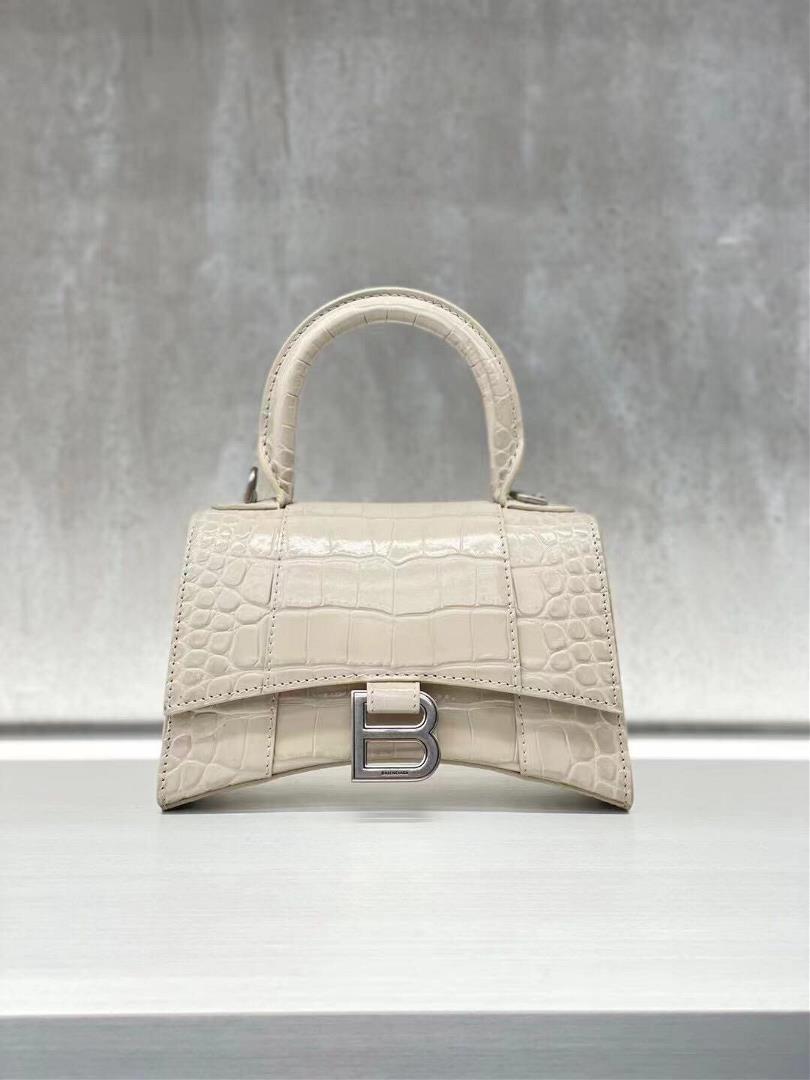 Xs light khaki crocodile patternShippingThe hourglass bag that you have asked for N times is L