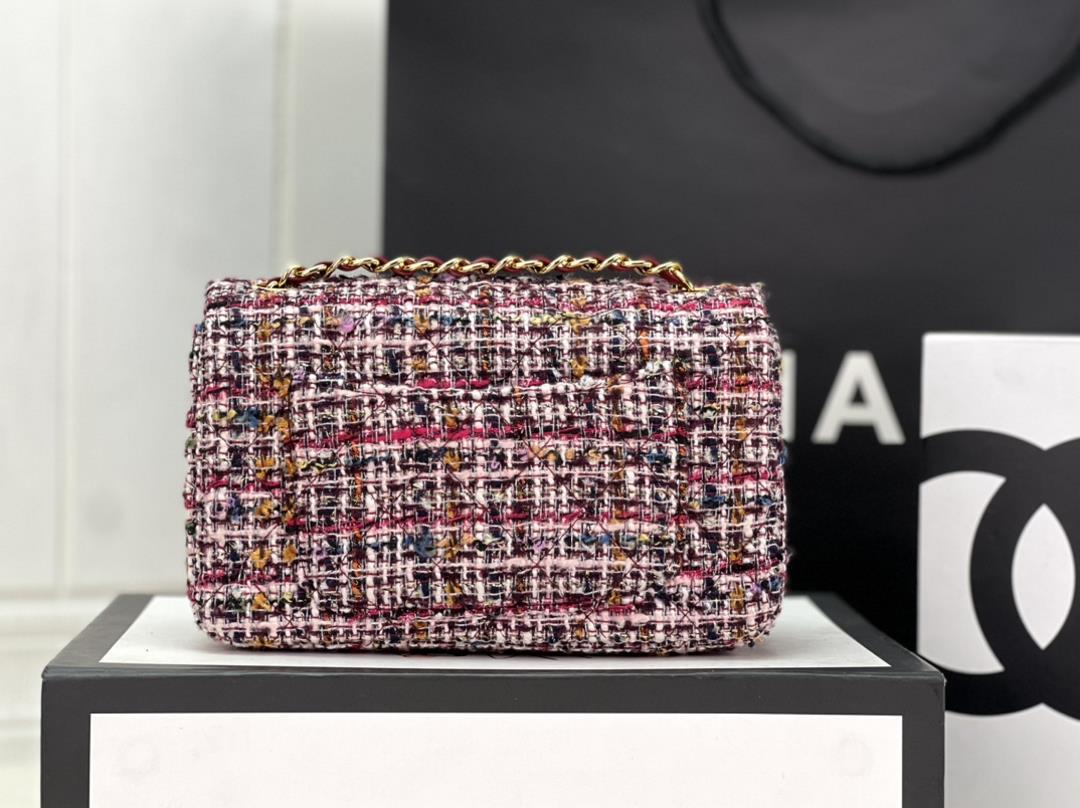 Chanel CF woolen series this is a bag that can be praised by all friends around us for it