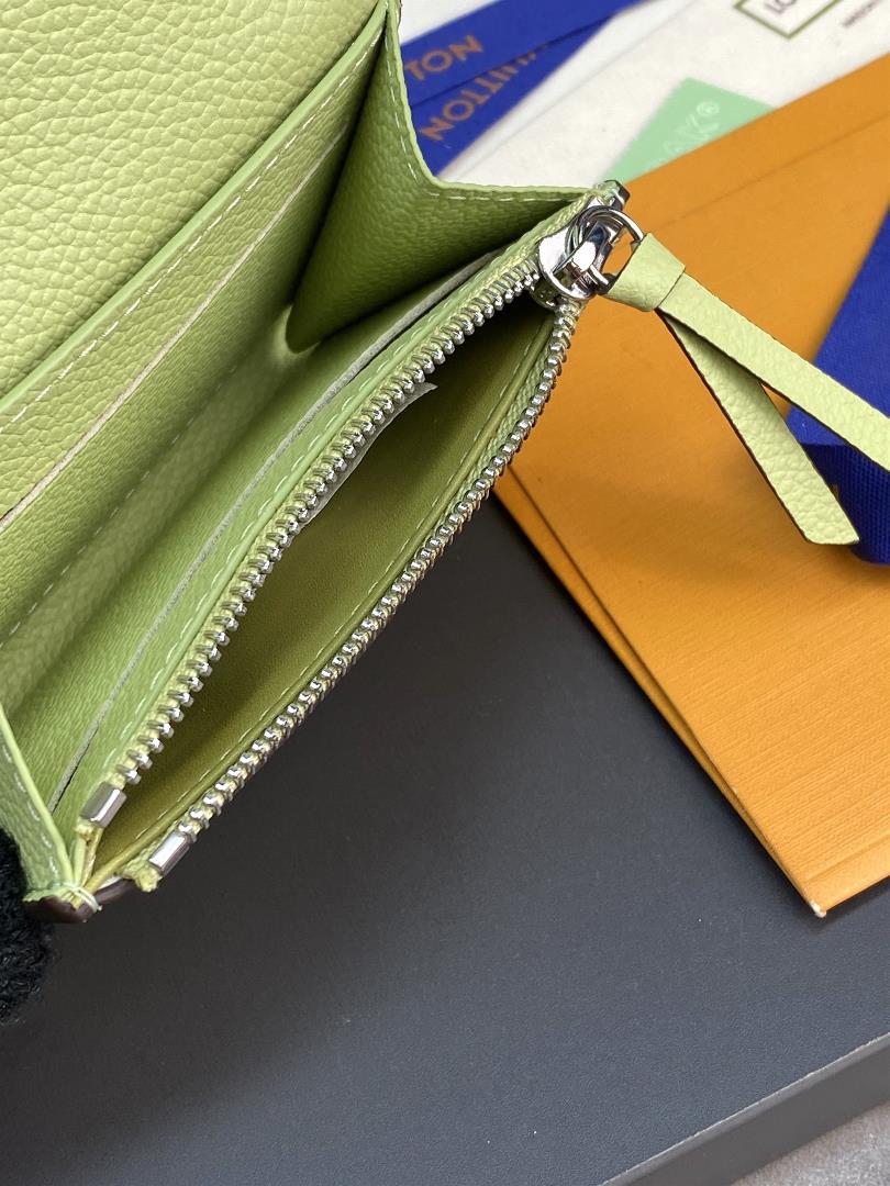 The M82392 Lemon Yellow Womens Zero Wallet Card Bag is small and exquisite yet extremely