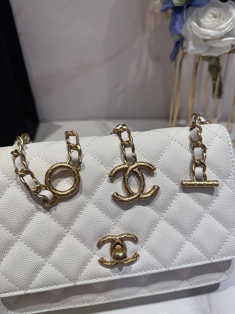 chanel  adjustable chain wocCaviar shines under the light and the hardware logo is very t