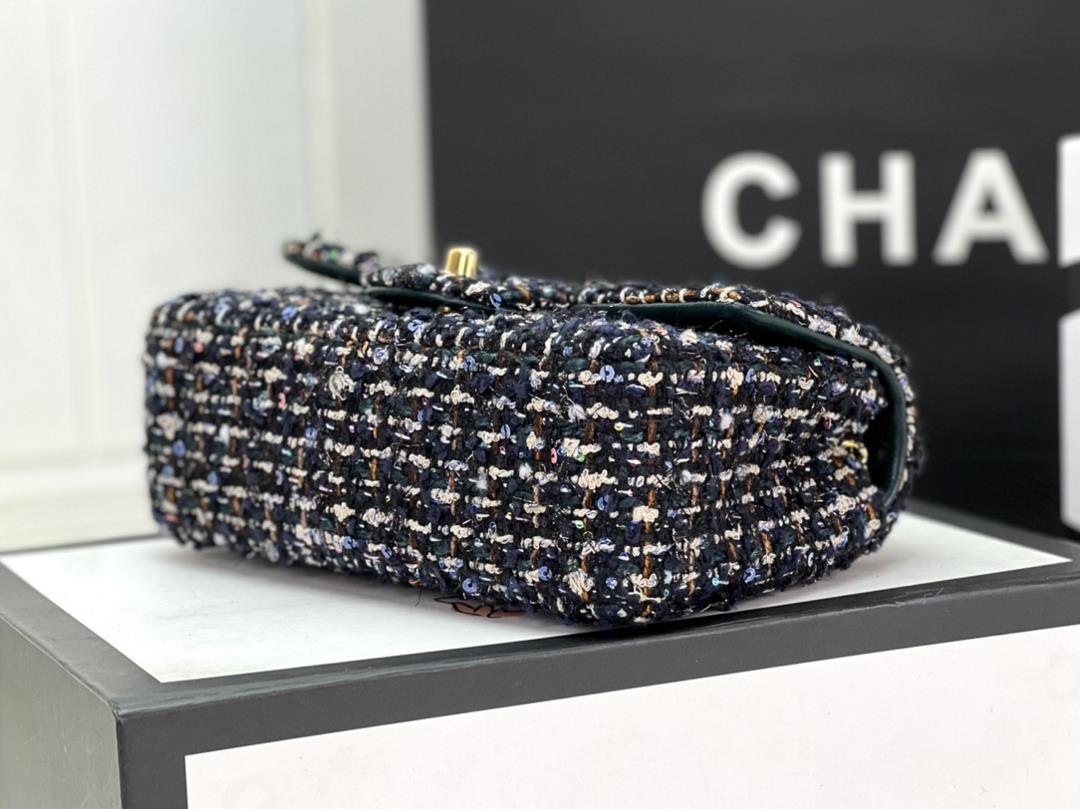 Chanel CF woolen series this is a bag that can be praised by all friends around us for it