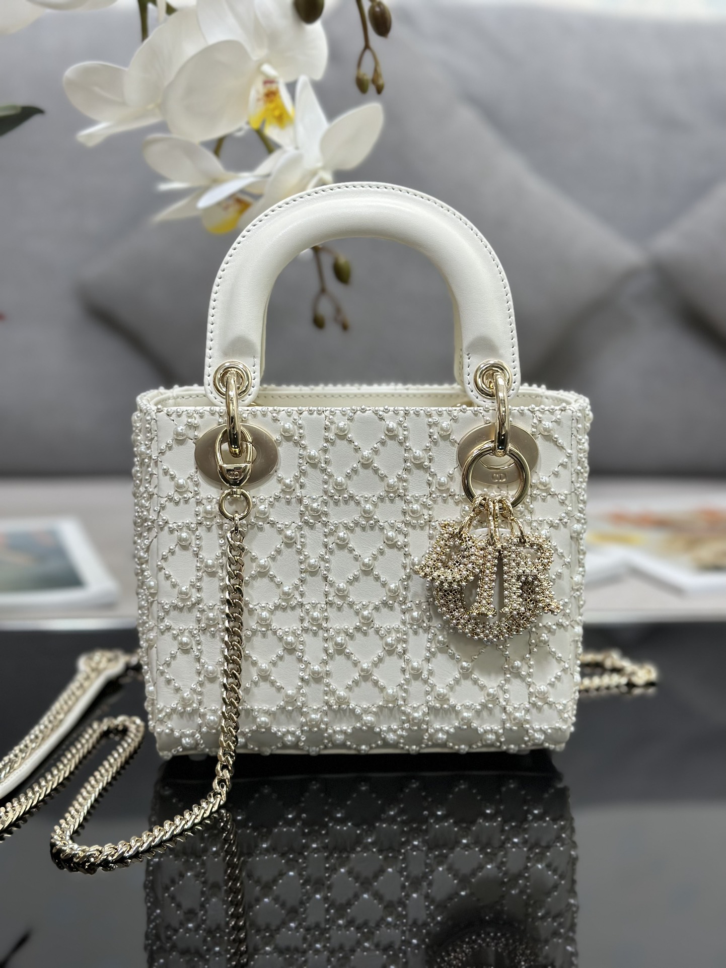 Lady Dior embroidered half a pearl in three squares with imported lamb tendons inside The handbag em