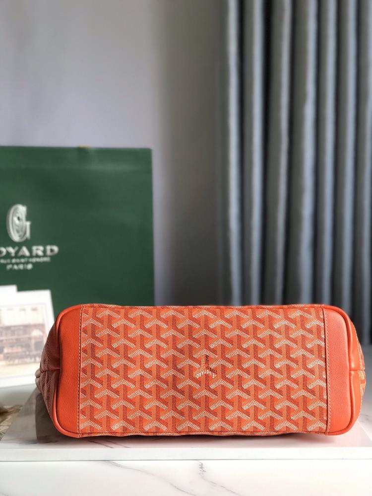 Fashionistas around the world have embraced the Goyard bag for its exclusivity and fashion