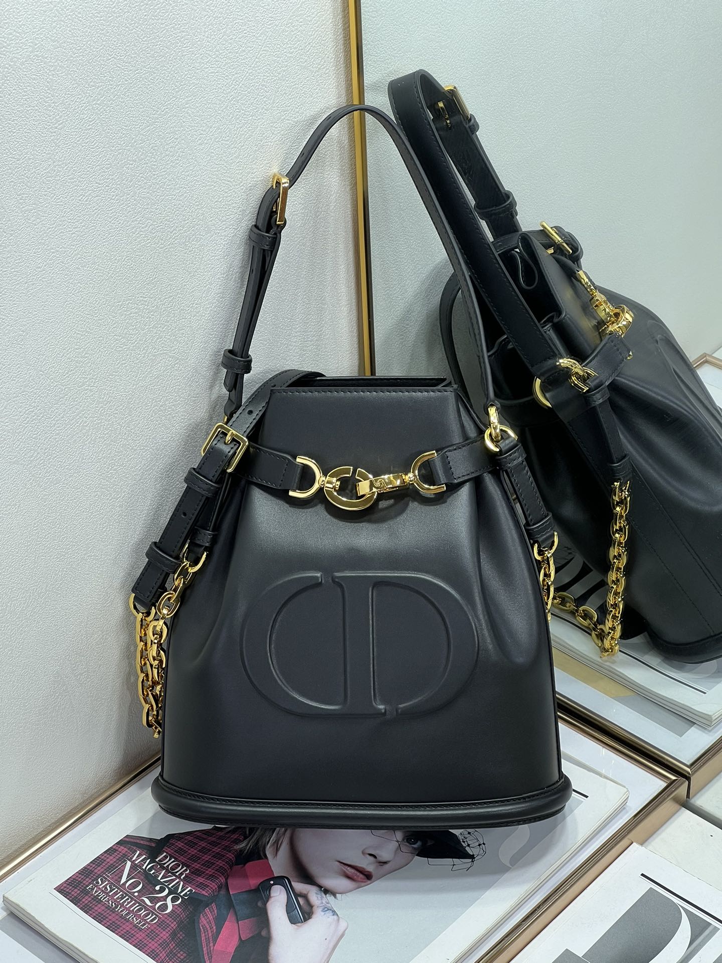 3314 Dir Oblique bucket bag 24cm
NoZfYTJCTW5nUEgNxERSvJrgyRShso84dwETJ5bR4MH0mUgxzNmmCr69z8Xz