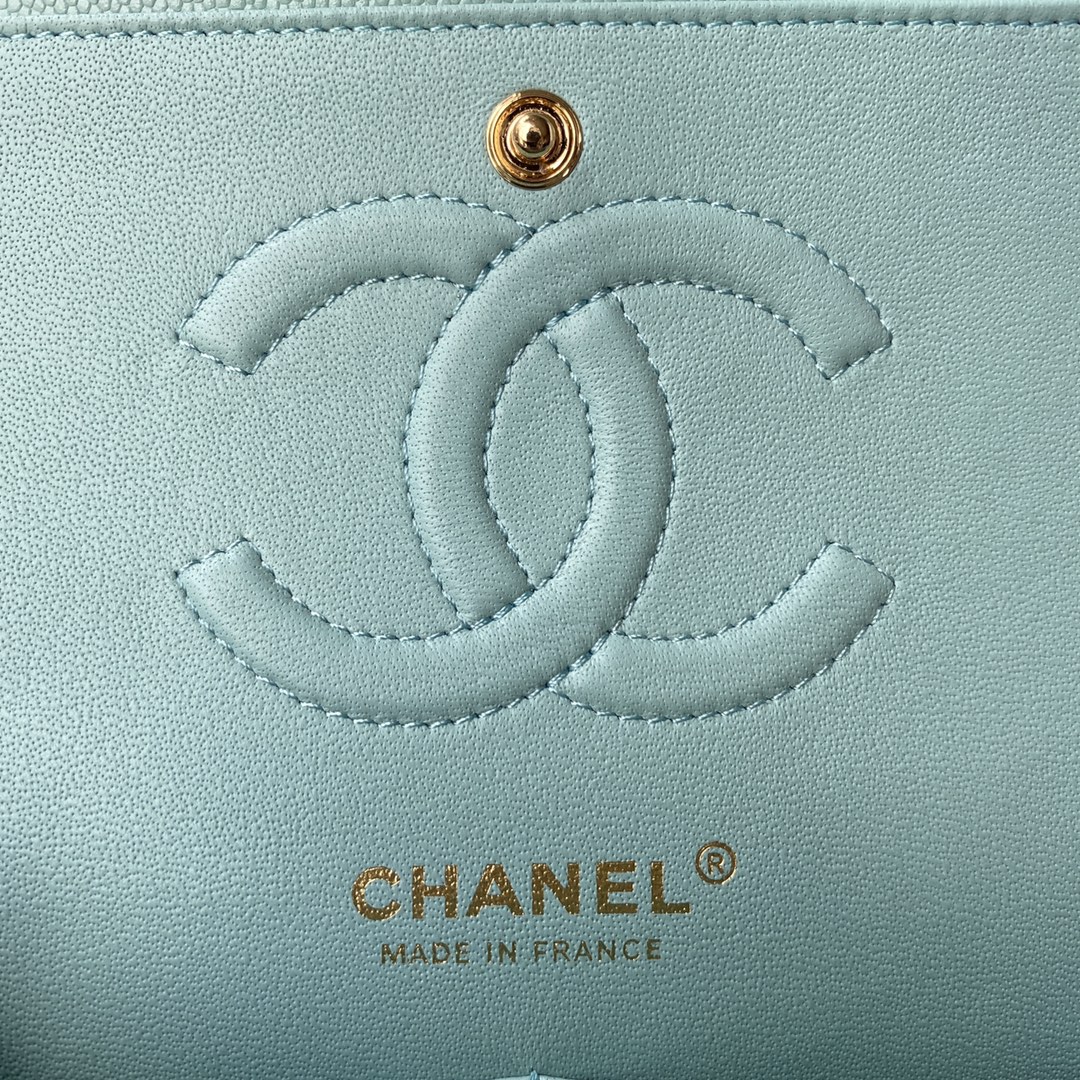 French high-end customized Chanel Classic Flap Bag A01112 caviar showcases Chanel's classic, e