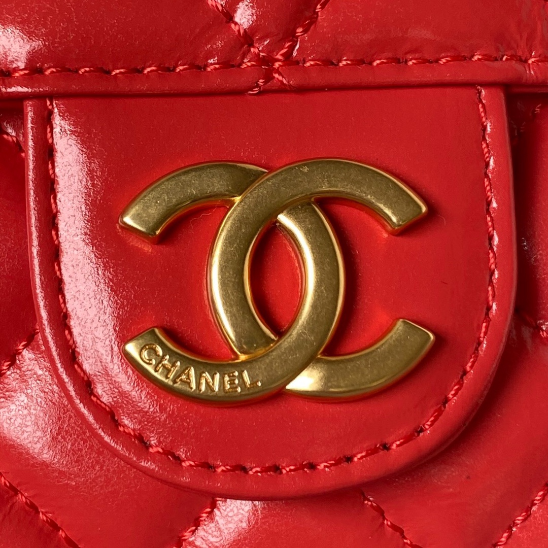 The small Chanel23C model AS3710 oil wax leather hobo stable shoulder bag has the highest atte