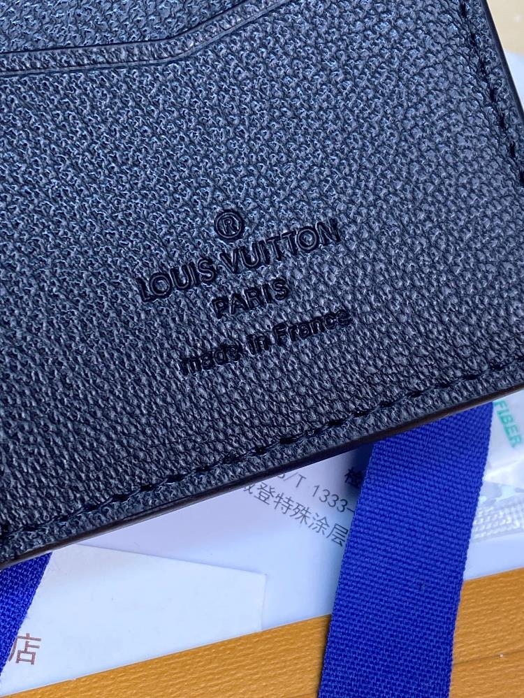 What I love about this LV wallet is that it is not only fashionable but also highly functi