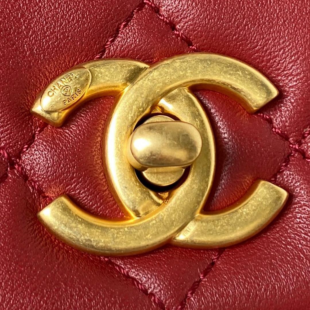 Chanel23B Practical Messenger Bag Large AS4353 Most of the good looks this season are made