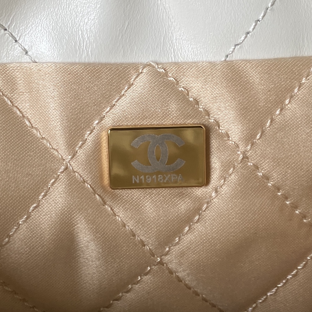 Chanel23SAS3980 Chanel's mini22 hit HeartsThe bag accessories of Chanel Goose will always be p