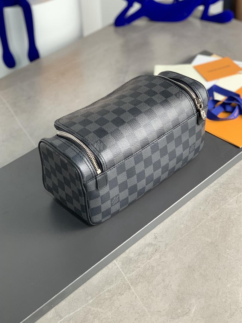 47625 Black Checker Makeup Bag Toilet Bag This dressing bag is made of Damier Graphite canvas 