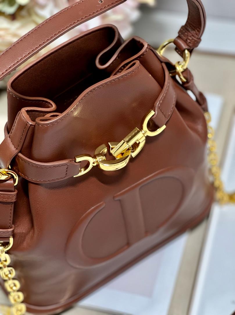 CEST DIOR large handbag brownThis Cest Dior handbag is a new autumn 2023 item elegant and clas