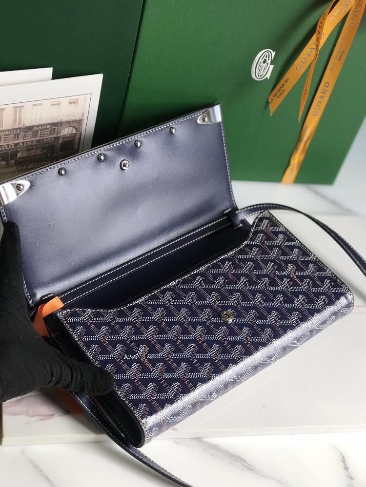 What sets the Goyard bag apart from other designer bags is its nonrepetitive patterns Un