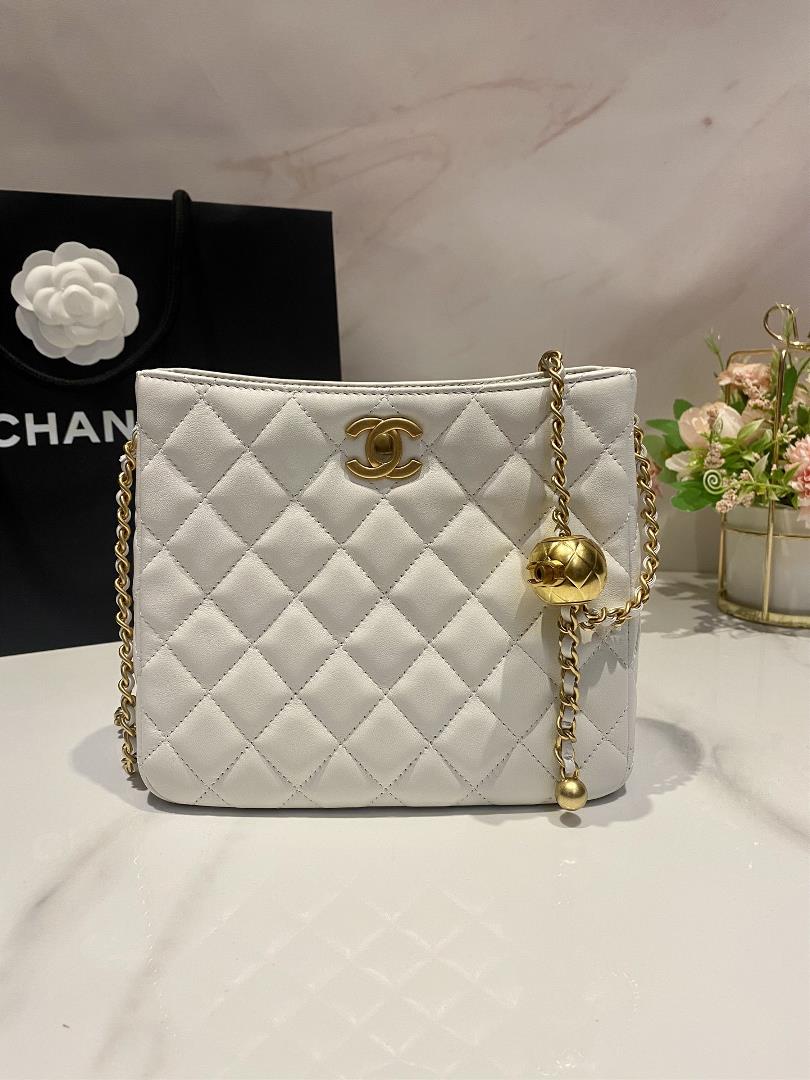 CHANE Early Spring Hobohandbag Grassing AS3259 CHANELs online SpringSummer beauty bar has been upd