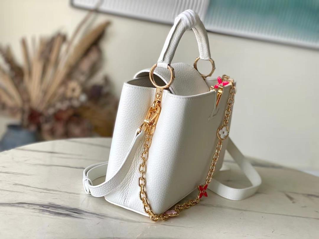 Top grade original M22512 white enamel flower chain This Capuchines handbag is made of Taurill