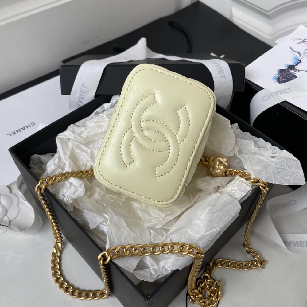 chanel Camellia AP3300 Sheepskin Small Box Bag Exquisite and Unique Chain Small Makeup B