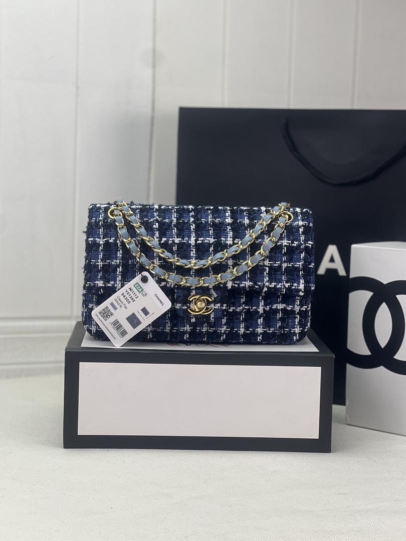 chanel CF woolen series this is a bag that can be praised by all friends around us for its elegance