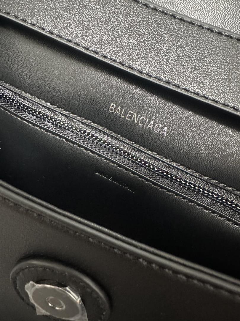 Balenciag Downtown 21ss a popular hourglass bag in the new autumn and winter season with a met