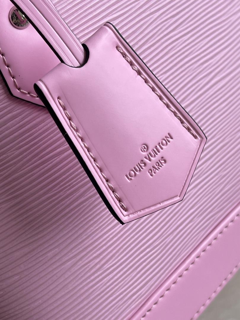 lv M22620 Light PinkThis Alma BB handbag features the iconic texture of Epi leather accen