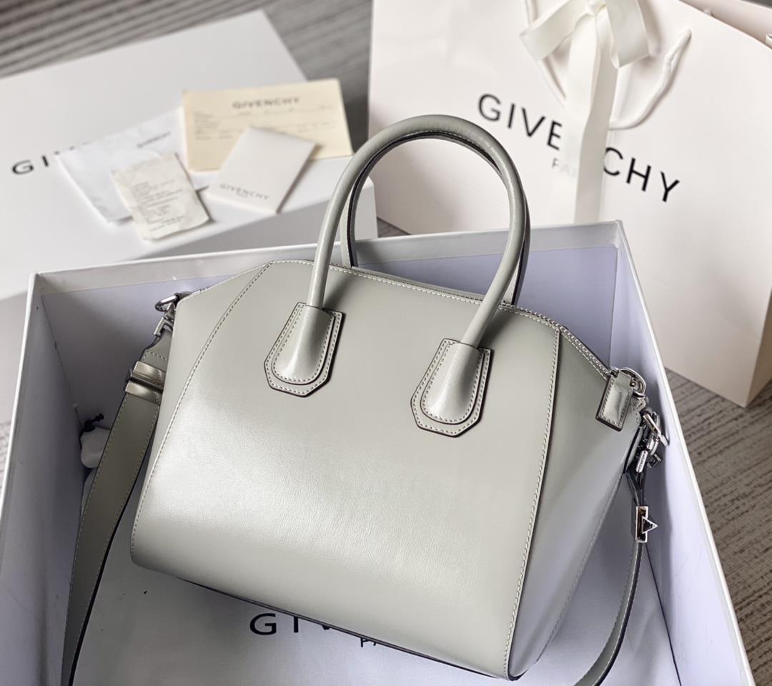 Top level original 588867600The 2022 new Givency GIVENCY classic Antigona locomotive bag is ma