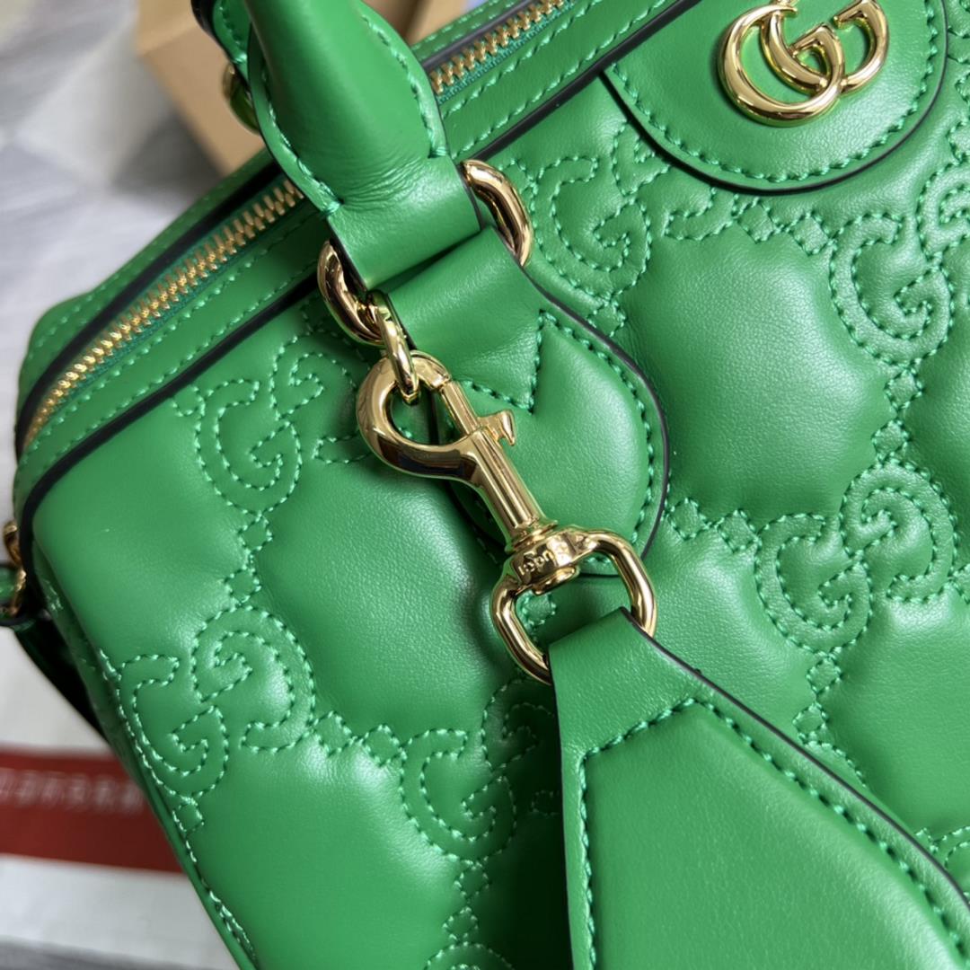 Equipped with a complete set of specialty green packaging GG quilted leather tote bags this bl