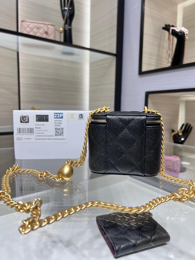 The Chanel bag with its signature AP3203Y code and the iconic double C embossed logo is