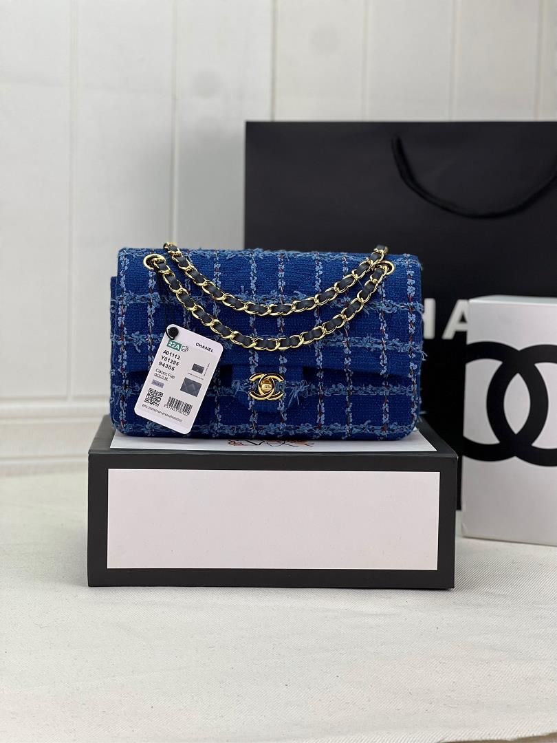 Chanel CF woolen series this is a bag that can be praised by all friends around us for its elegance