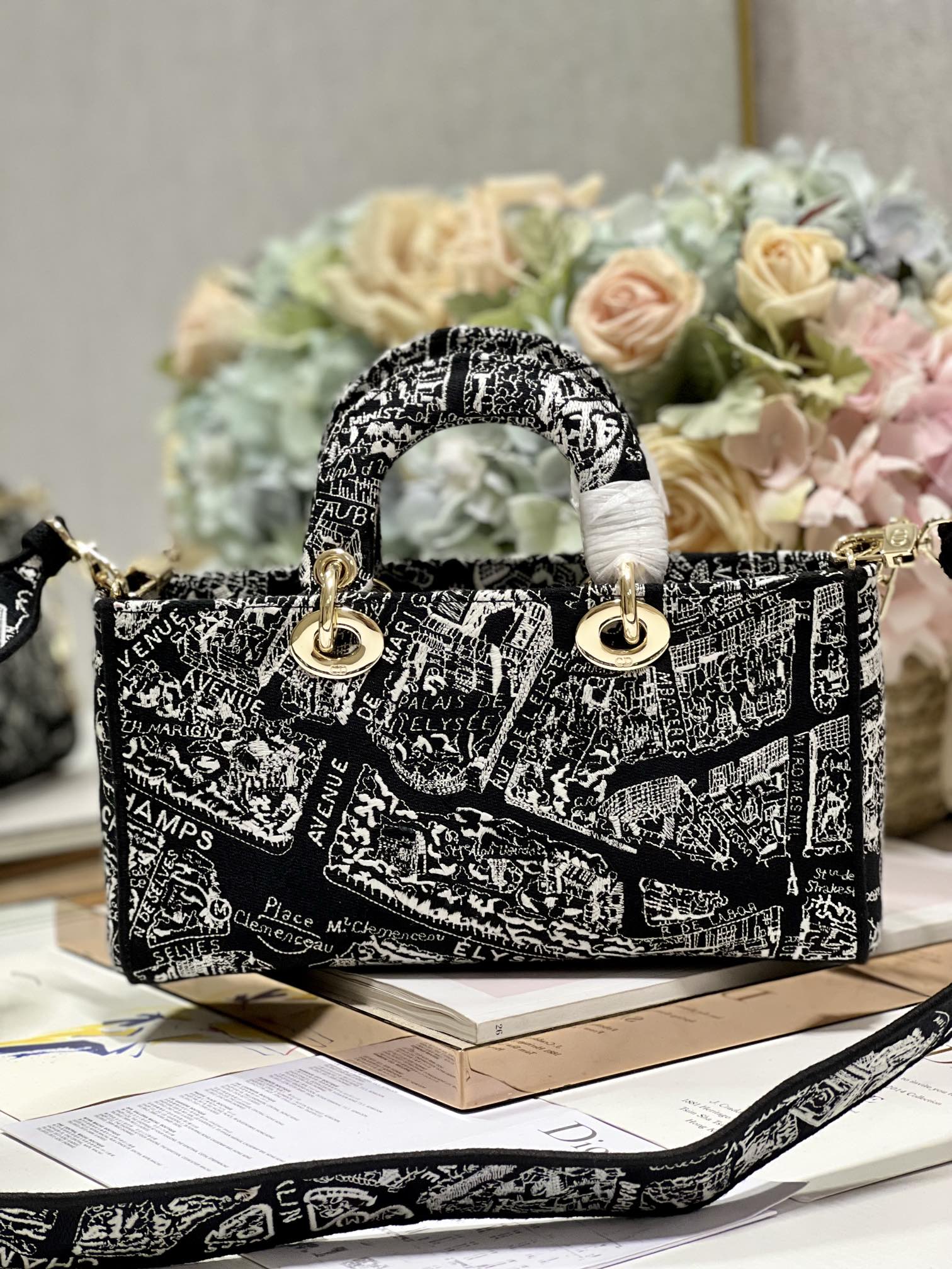 Dior Medium LADY DJOY Embroidered Handbag Black ParisThis Lady DJoy handbag highlights the min