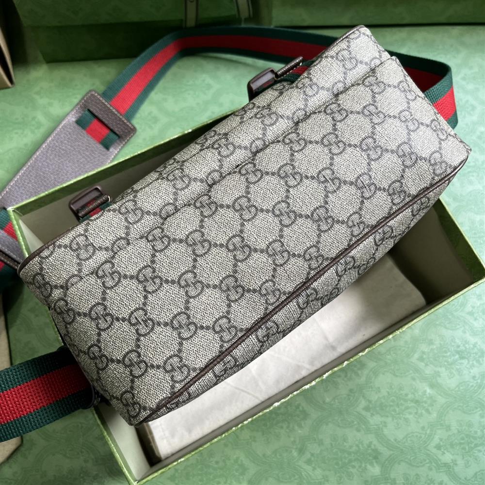 GG messenger bag GG Supreme canvas is widely used in various Gucci series and has now bec