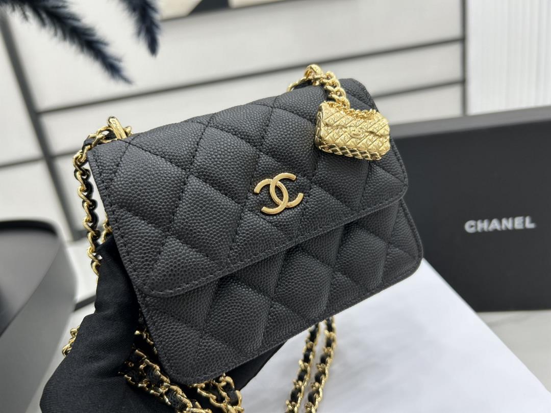 AP3317 Chanel23S Black Gold Lychee Leather Bag Buckle Organ Bag Small Pendant Mini Black Gold 