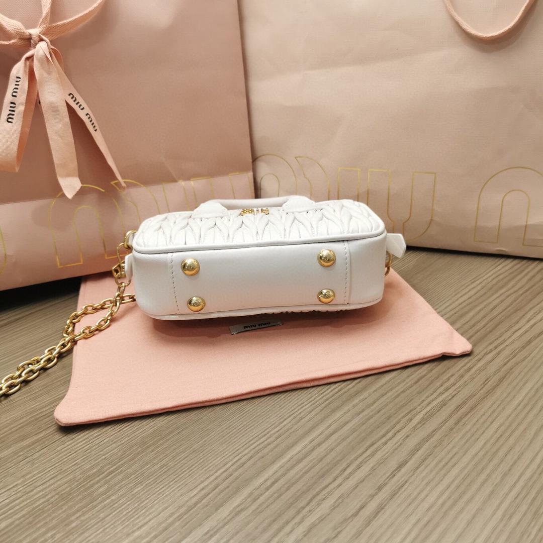 Small size The M familys new product Too Pretty Bowling Handbag features imported lamb skin cl