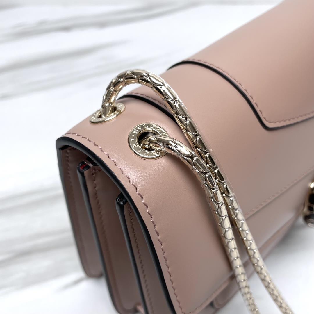 The latest season limited style new product is driven to the Serpenti Forever series crossbody