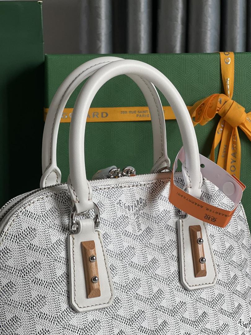 goyard Vendme Shell BagInheriting the brands unique craftsmanship style and exquisite tec