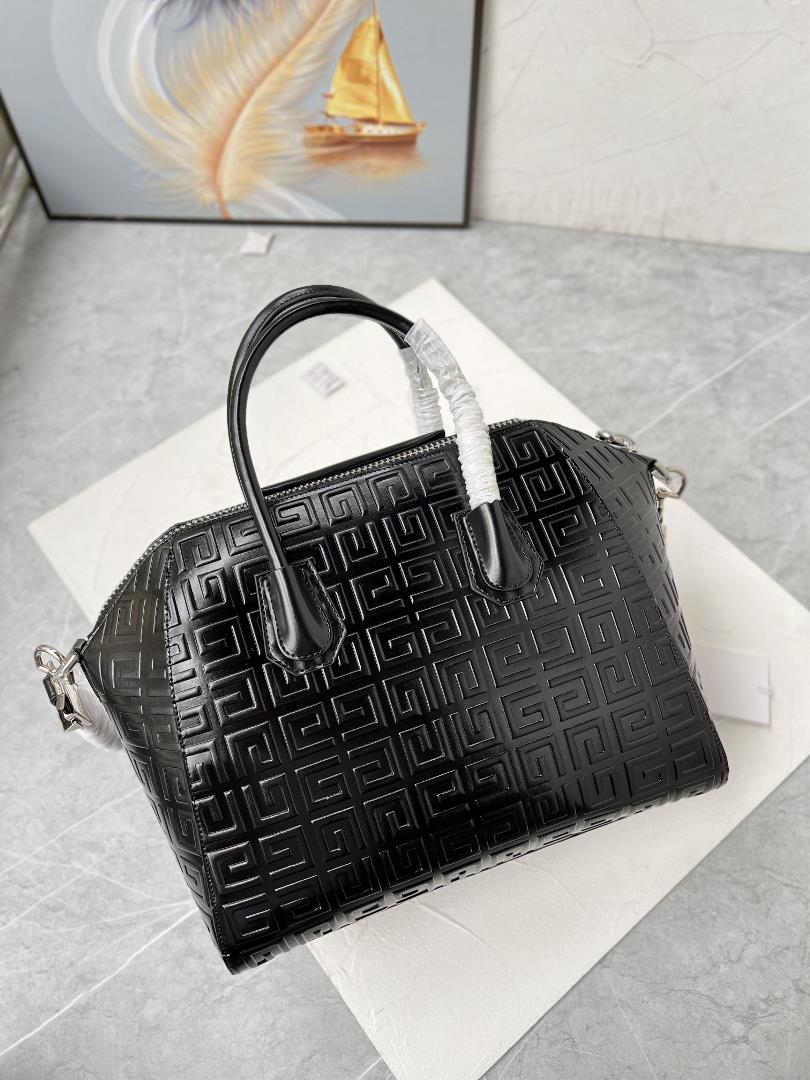 French GIVENCHY price adjustment 147030560 Aintong Embossed Letter New Handbag ClassicMINI ANT