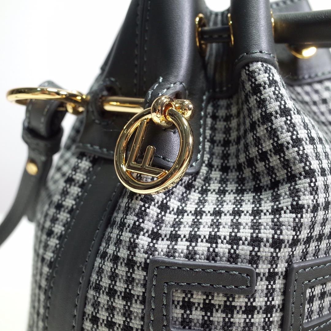 Mon Tresor small bucket bag gray Houndstooth pattern wool material decorated with FENDIROMA le