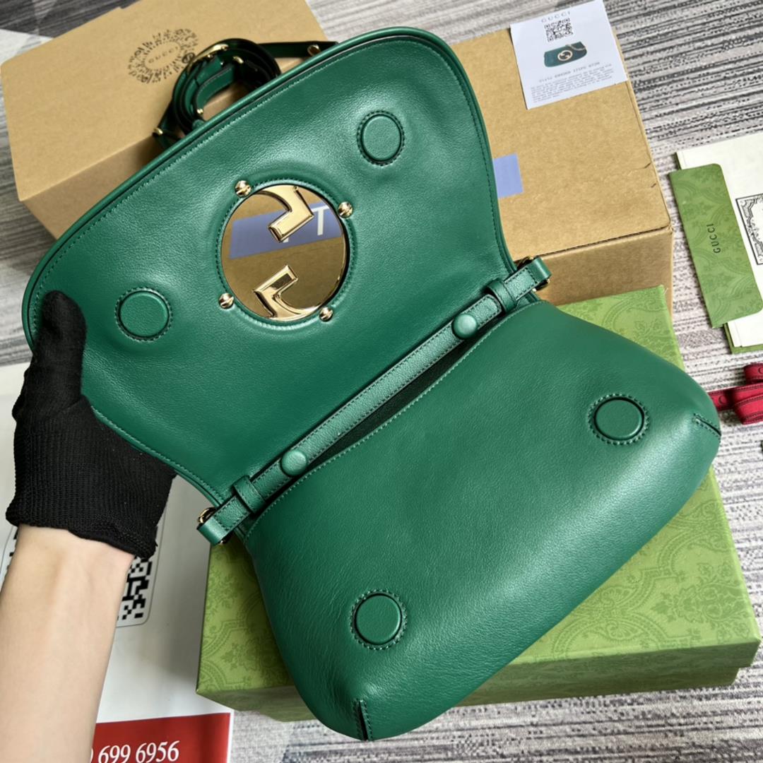 Equipped with a complete set of counter green packaging armpit bag back method details and a f